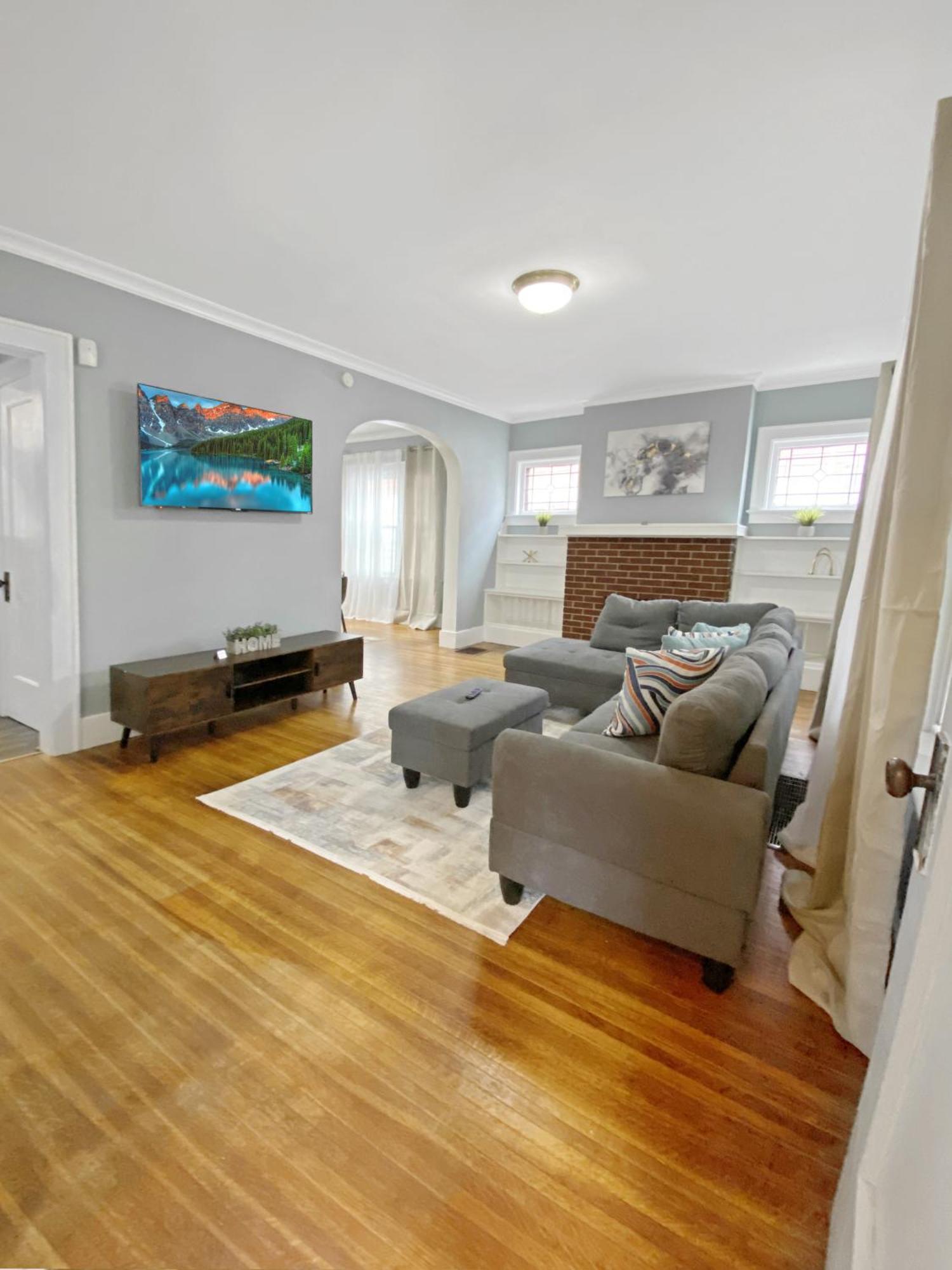 Lux 3Br, Steps From Airport, U Of R & Grocery Stores Rochester Exterior photo